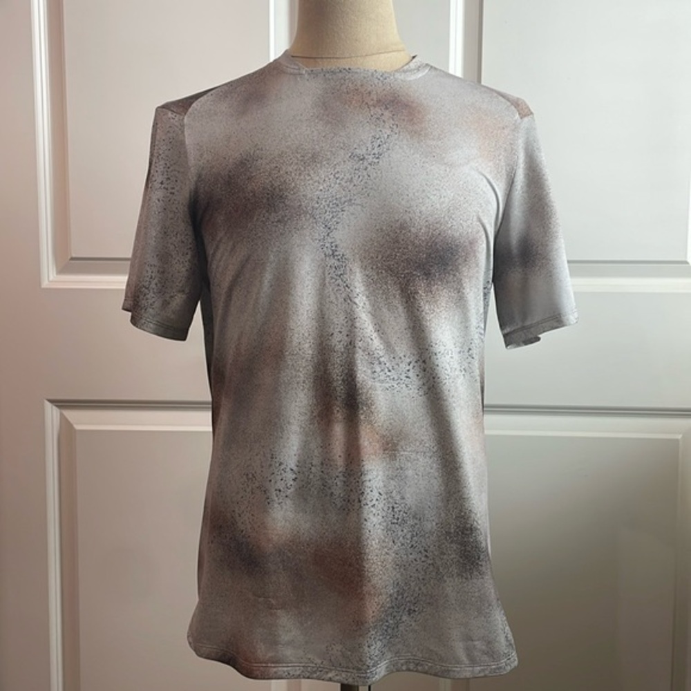 Men’s Lululemon high neck T-Shirt size medium/Large